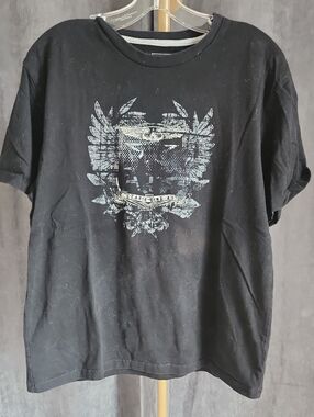 Black Graphic Men's T-Shirt with Crest Print